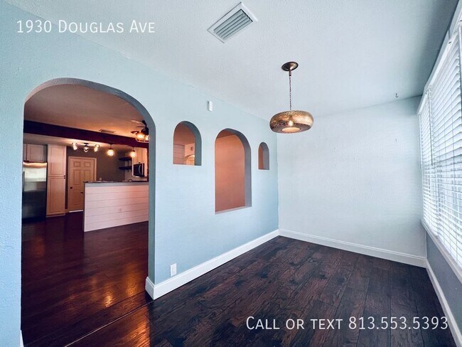 Foto del edificio - 1930 Douglas Ave