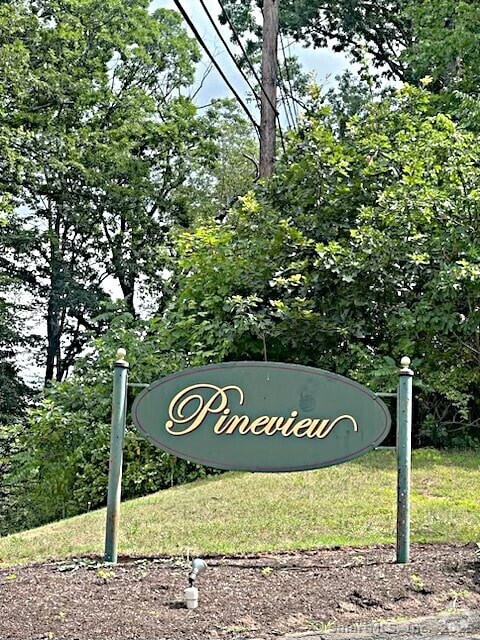 Building Photo - 5 D Pineview Dr