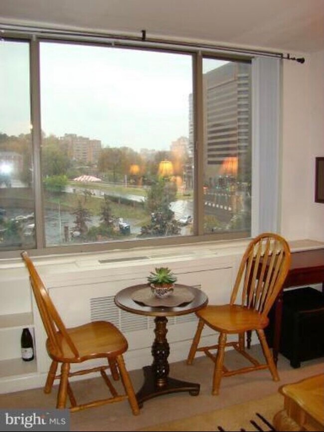 Foto del edificio - 1121 ARLINGTON Blvd