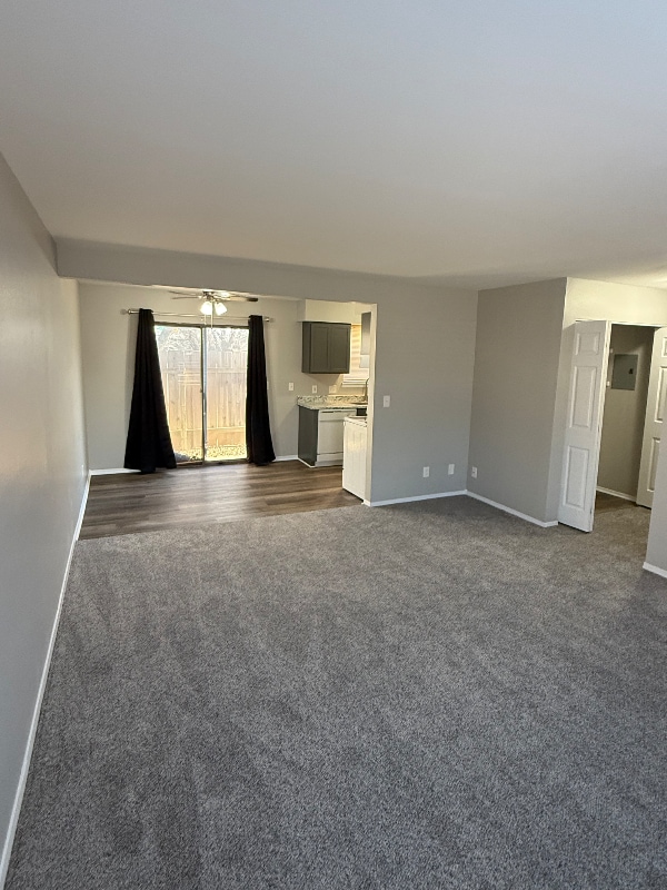 Foto del edificio - 620 S Mt Carmel St