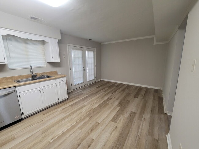 Building Photo - 3221 Barlborough Way