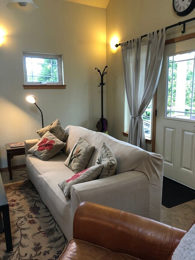 Foto del edificio - ***PENDING APPLICATION***Location! Location! Your fully furnished Cairn Cottage is located in Cou...