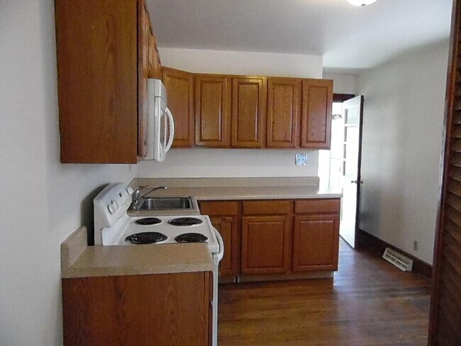 Building Photo - 207 Walker Street