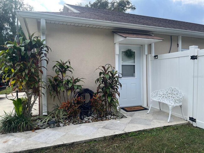 Foto del edificio - 320 Orange Ave