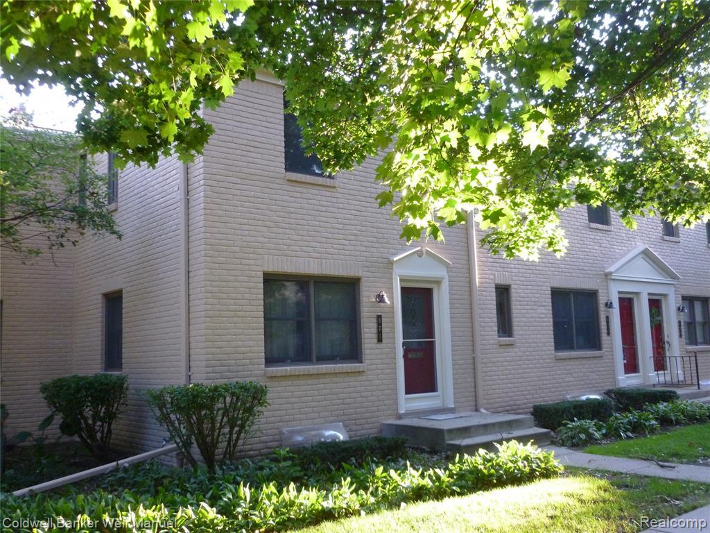Primary Photo - 671 N Eton St