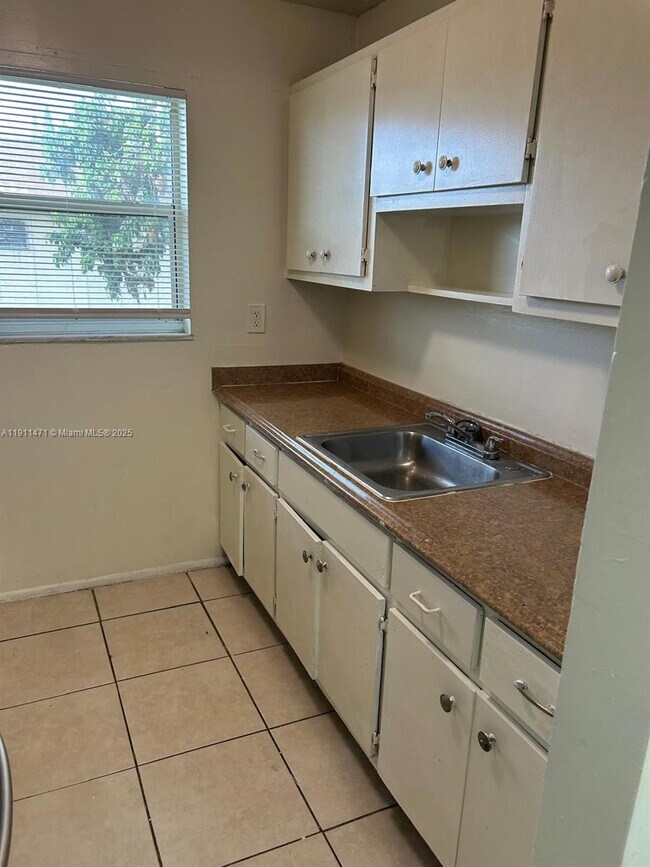 Foto del edificio - 4780 NW 24th Ct