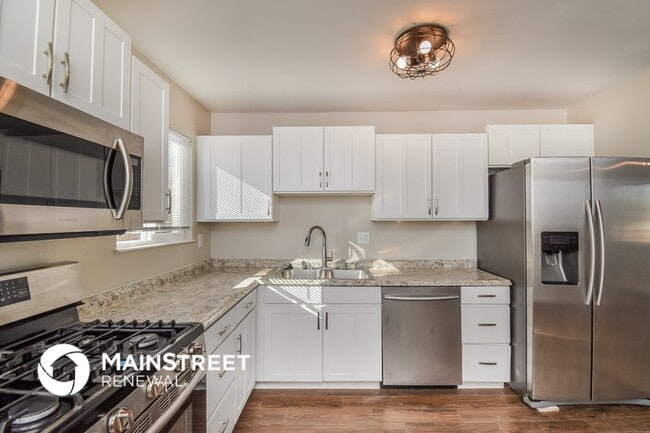 Foto del edificio - 3115 Fireweed Dr