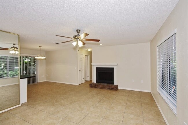 Building Photo - 2120 Kilmer Ln