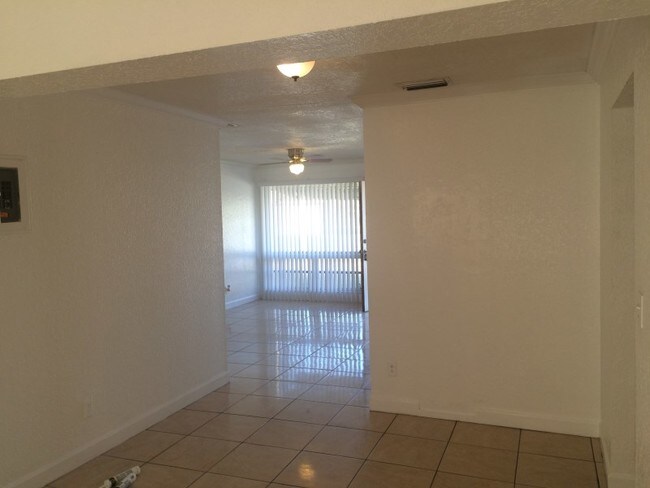 Foto del edificio - 1620 NW 32nd Ave