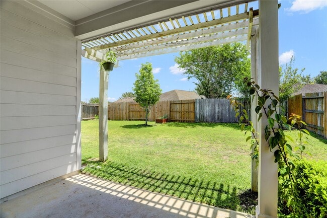 Building Photo - 1011 Larkfield Dr
