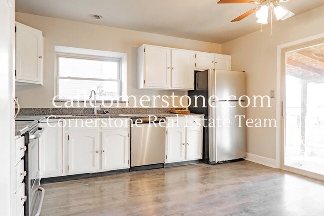 Building Photo - 9319 Hazy Morning Dr