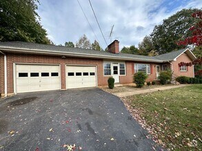 Building Photo - 13617 Wards Rd