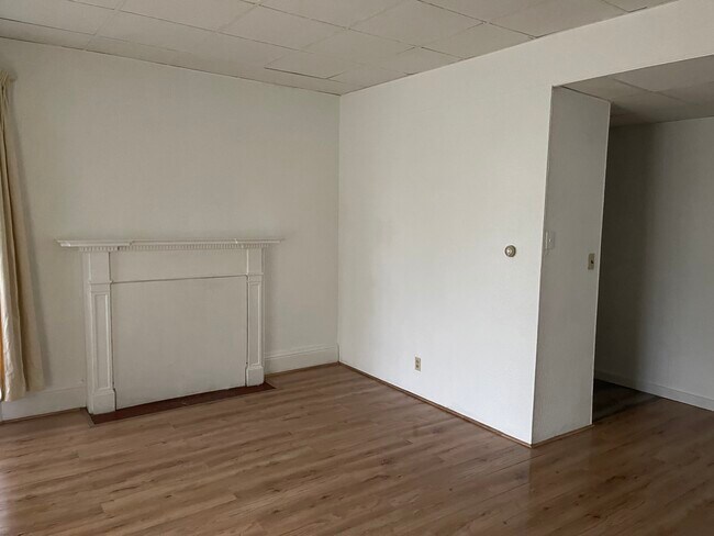 Living room - 127 Spruce St