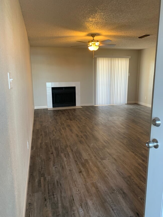 Building Photo - Saddlewood Apartments