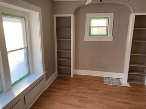 Building Photo - 762 Garfield St