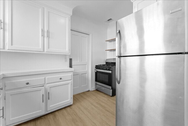 Foto del edificio - 335 N Genesee Ave