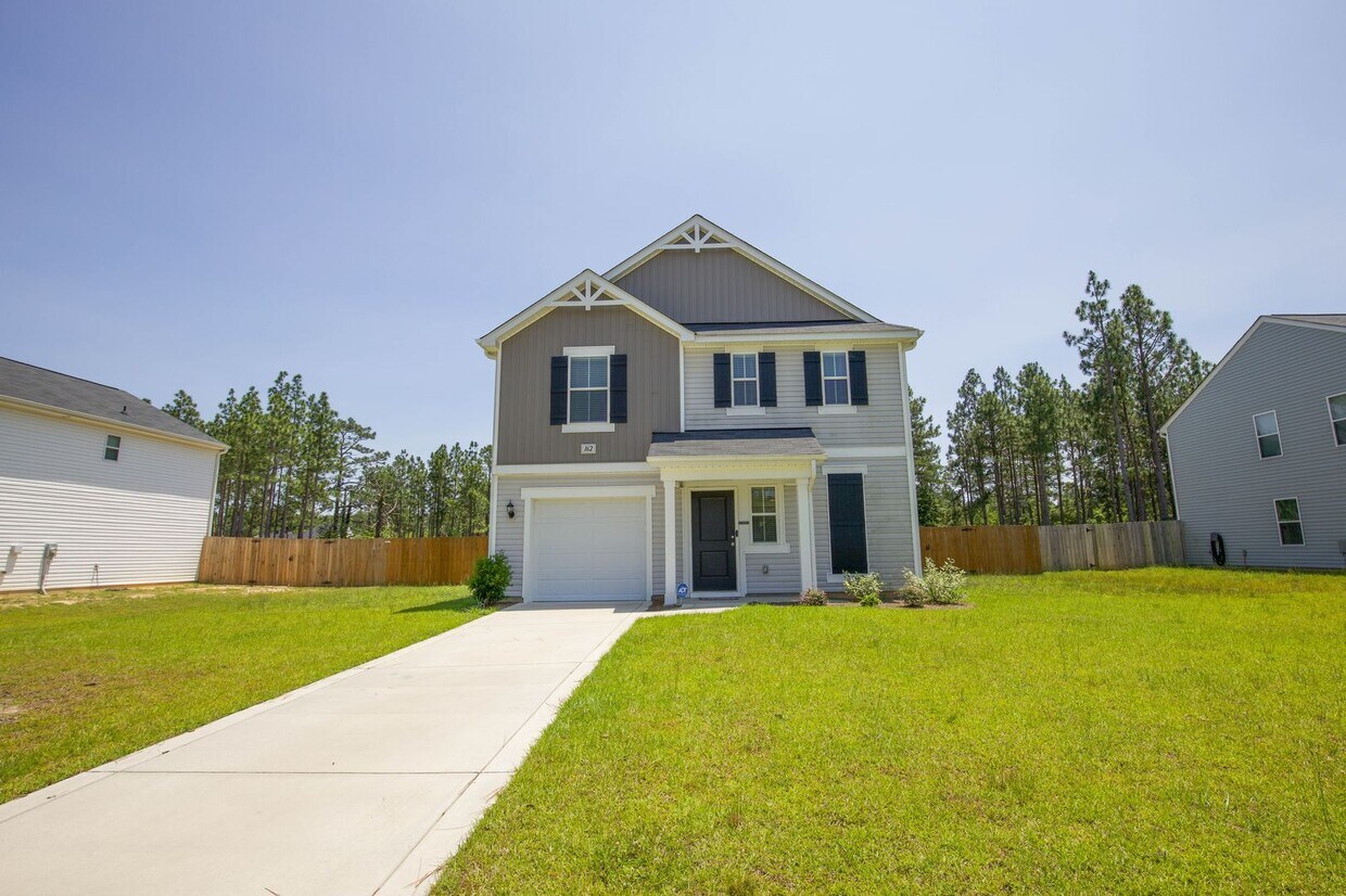 Foto principal - Centric beautiful property in Raeford- NC