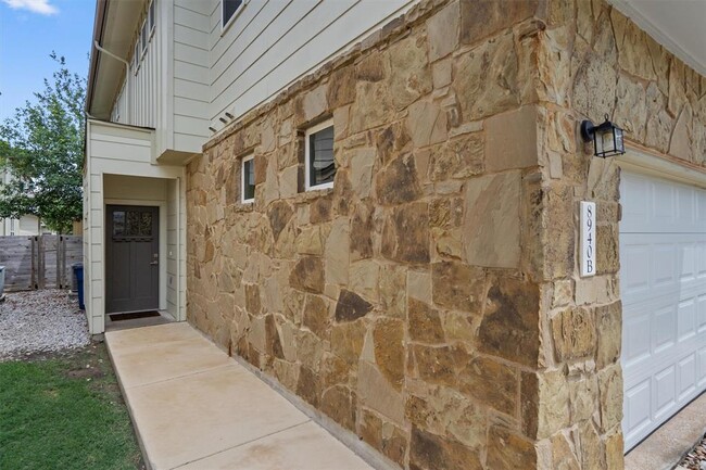 Building Photo - 8940 Parker Ranch Cir
