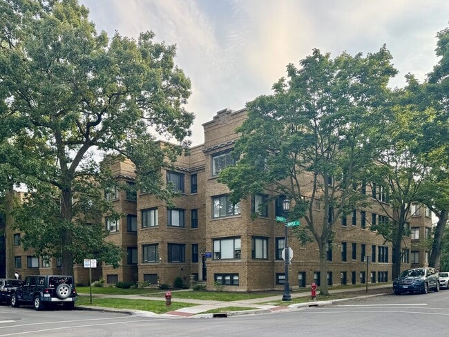 Building Photo - 1145 Maple Ave