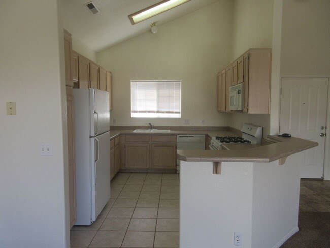 Foto del edificio - 4 Bedroom - 2 bath - Single Family Home in...