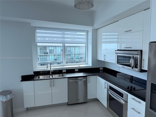 Building Photo - 60 SW 13th St