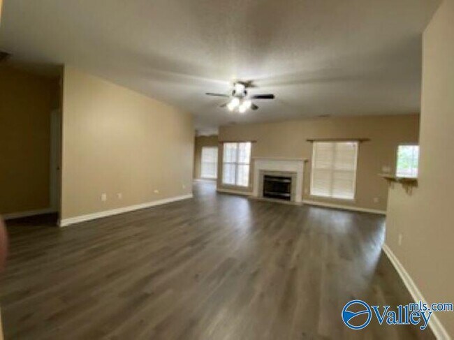 Building Photo - 209 Horseshoe Bend N