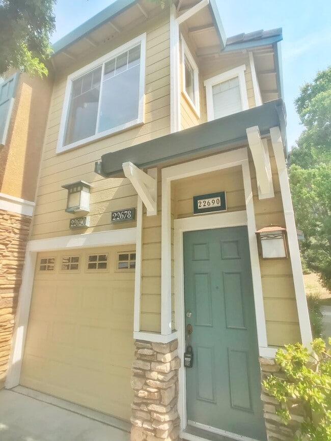 Advent - Low Deposit W/ Garage Parking & I... - Advent - Low Deposit W/ Garage Parking & I... House