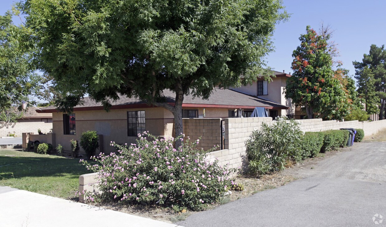 Building Photo - 16469 Ceres Ave