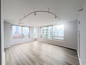 Building Photo - 33 W Ontario St