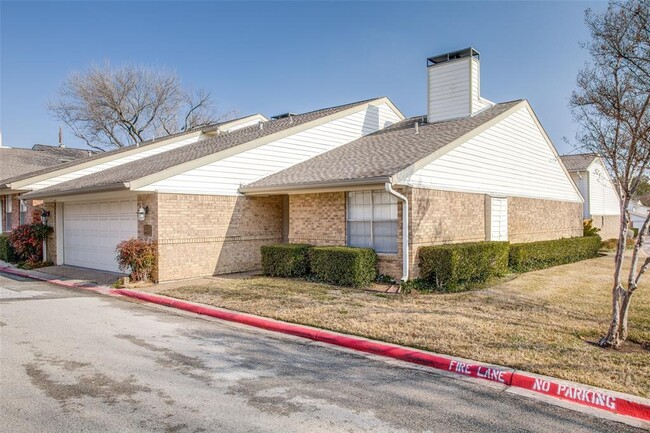 Foto del edificio - 2155 Kessler Ct