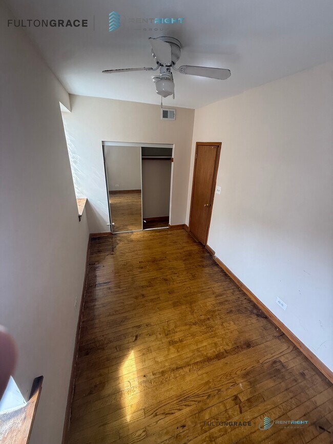 Foto del edificio - 1249 W Devon Ave