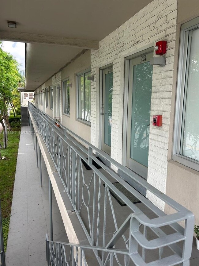 Building Photo - 801 15th St