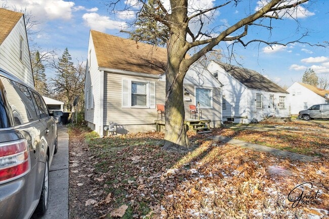 Building Photo - 3 bedroom bungalow - $1325