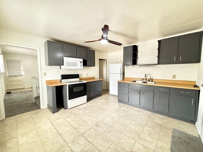 Building Photo - 307 Mulberry Ln