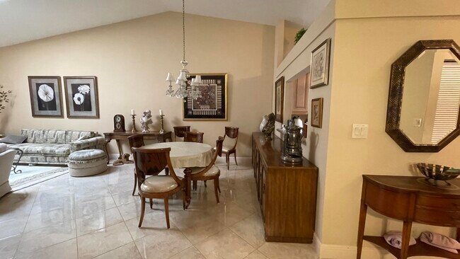 Foto del edificio - 6165 Sunny Pointe Cir