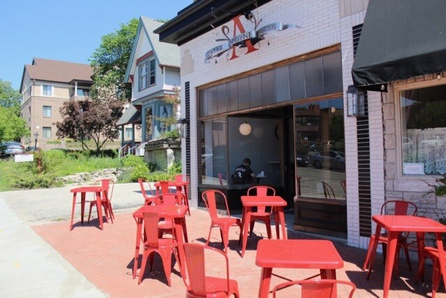 Foto del edificio - 7416 Harwood Ave