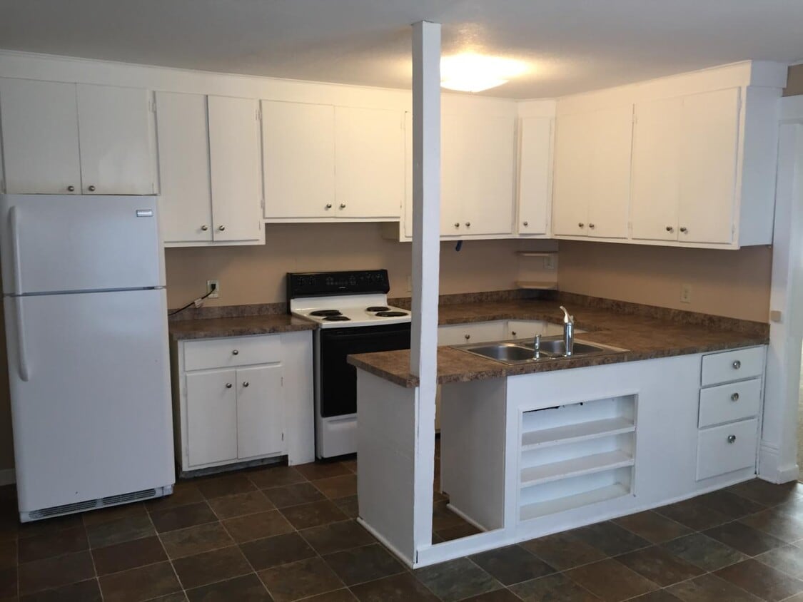 Foto principal - 903 Beltrami Ave NW