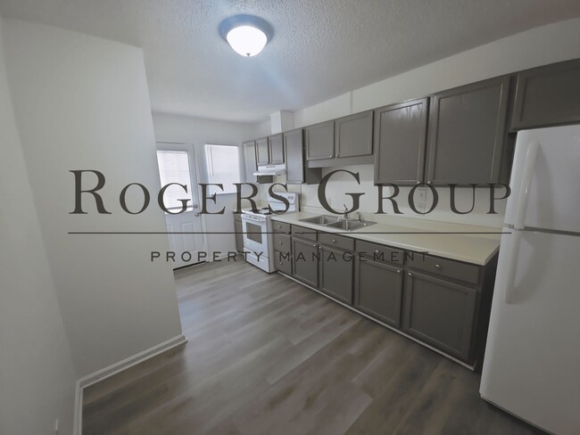 Foto del edificio - #450 - 607-609 Hicks Mill Rd Duplex