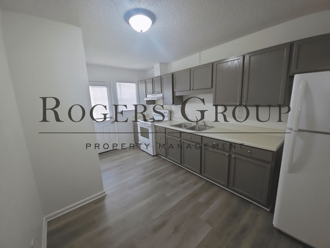 Building Photo - #450 - 607-609 Hicks Mill Rd Duplex