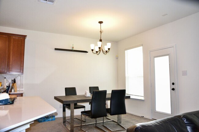 Foto del edificio - 13808 Eleanor Roosevelt St
