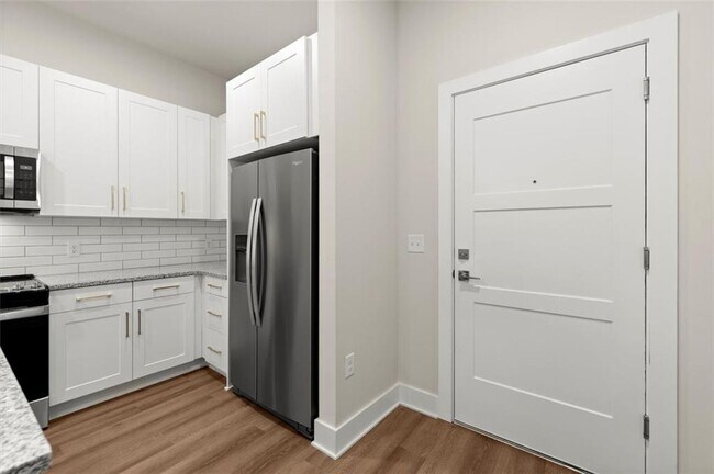 Foto del edificio - 2648 Sandy Plains Rd