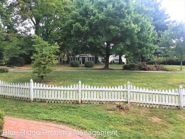 Building Photo - 3 br, 2 bath House - 1341 Watauga Street