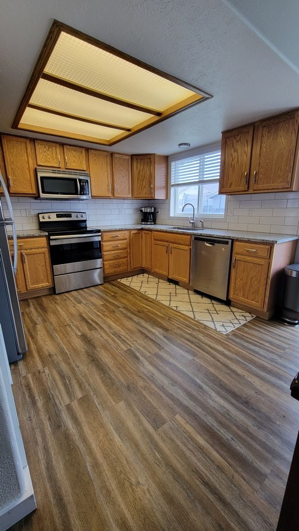 Building Photo - 4BD / 2BA
