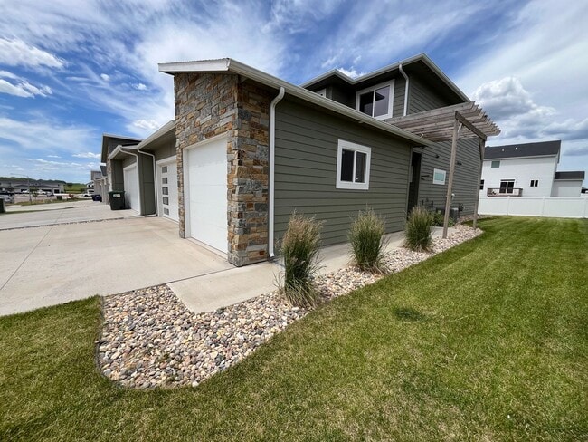 Building Photo - 5412 W Liberator Cir