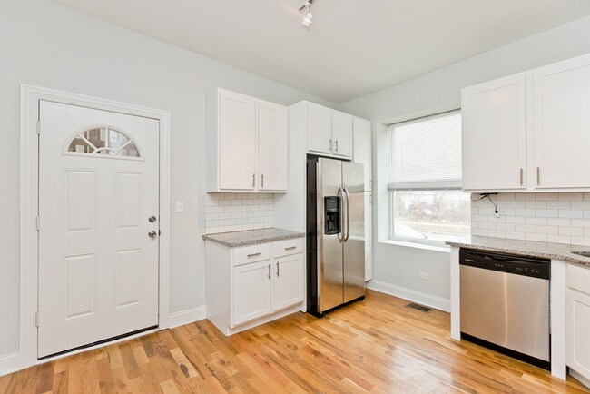 Building Photo - 1501 N Talman Ave