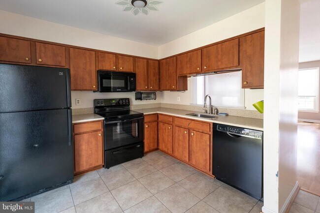 Building Photo - 6346 Chimney Wood Ct