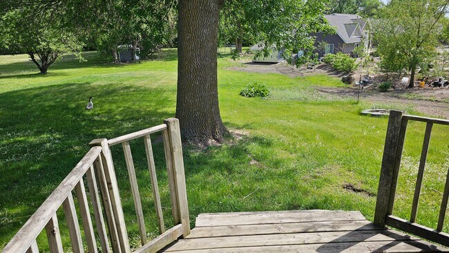Building Photo - For Rent 5 Bed, 2 Bath, 2 stall garage,  single family home