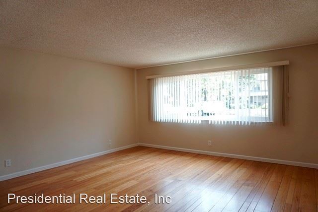 Building Photo - 4 br, 2 bath House - 425 Queens Ct
