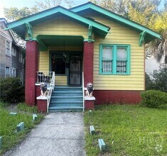 Building Photo - 610 W 38th St