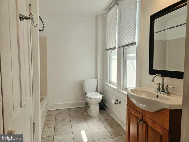 Foto del edificio - 448 N Loudoun St